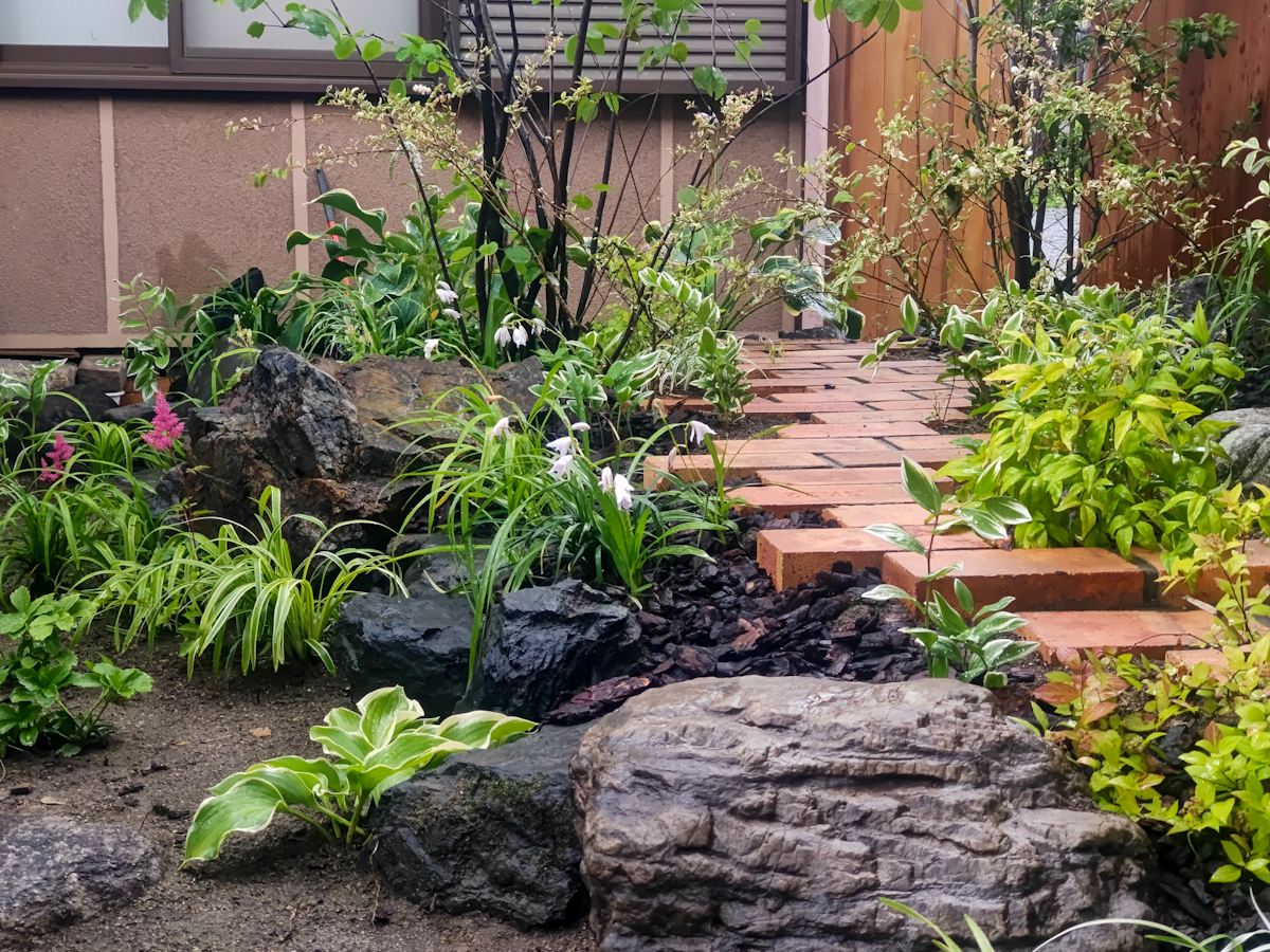 額縁に飾るような植栽デザインの画像